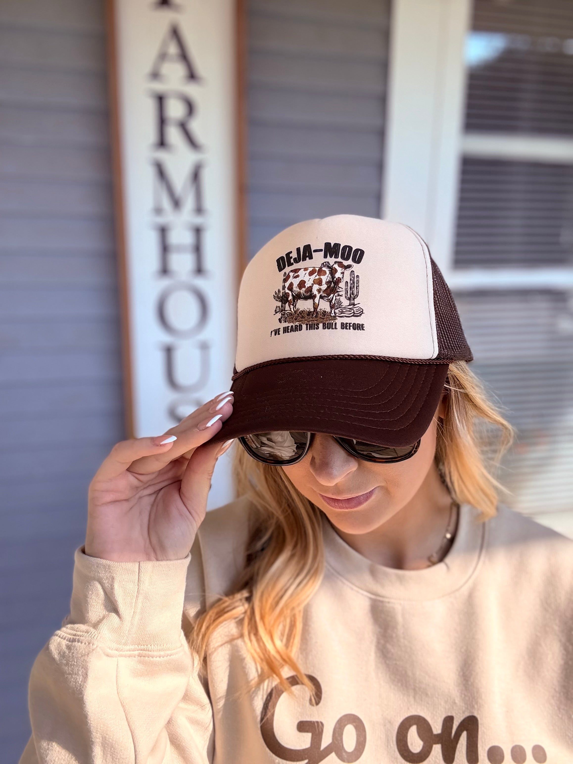 Deja-moo hat